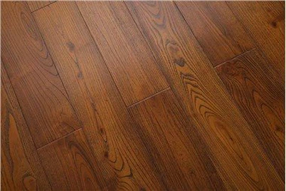 Antiikne messingist lehtpuu